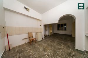 Apartament la casă cu 4 camere în zonă centrală - imagine 7