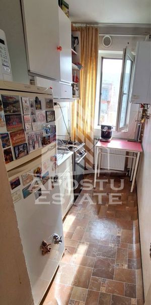 Apartament cu 3 camere, semidecomandat, centrala proprie, zona Iosefin - imagine 5