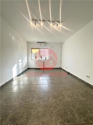 Spatiu comercial birouri cu Vad, amplasat excelent in zona Tomis 3 - imagine 4