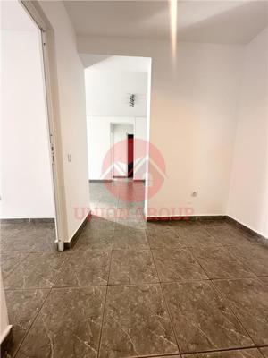 Spatiu comercial birouri cu Vad, amplasat excelent in zona Tomis 3 - imagine 10