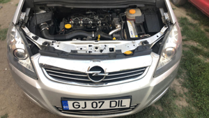 Vand sau schimb opel zafira b 2008 