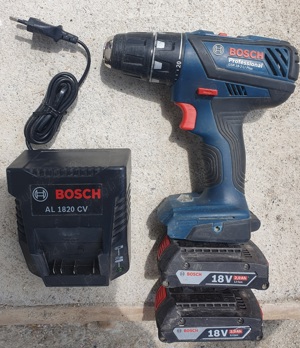 vand masina Bosch insurubat si gaurit cu 2 acumulatori si incarcator