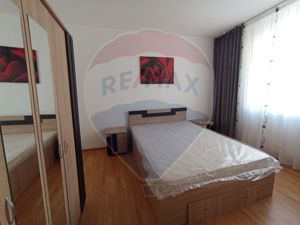 Apartament de închiriat – 2 camere semidecomandat + balcon