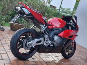 CBR 1000 RR  - imagine 2