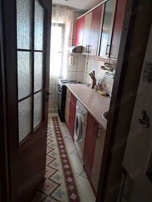 apartament cu 3 camere, Strada Varnav - Scoala 7 - imagine 2