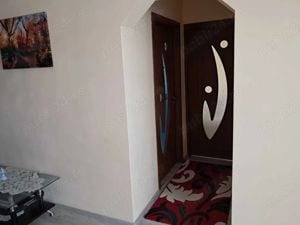 apartament cu 3 camere, Strada Varnav - Scoala 7 - imagine 3