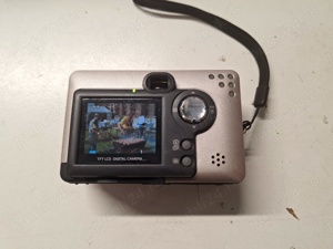 Trust PowerC@M ZOOM 620 LCD Digital Camera