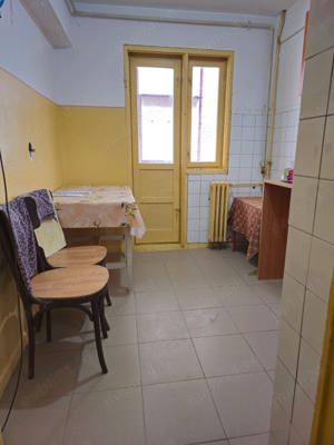 Apartament decomandat 2 camere - Zona Malul Rosu - imagine 4