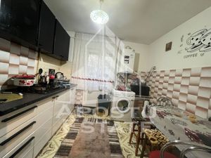 Apartament cu 2 camere, semidecomandat, centrala proprie,  Dambovita - imagine 4