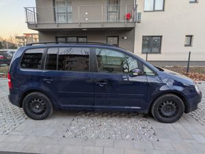 Vand Volkswagen Touran 2006 | benzina 1.6 cu Instalație gaz omologata | 102 CP | 2500  NEGOCIABIL