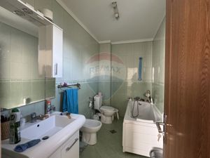 Casă / Vilă cu 5 camere de închiriat în zona Soveja Constanța - imagine 9