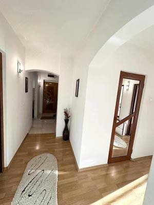 De vanzare apartament cu 4 camere - imagine 9