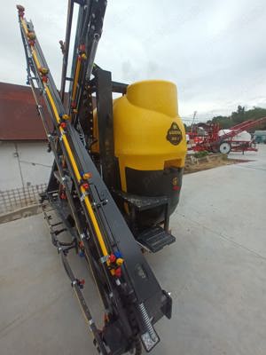 Masina de erbicidat de 1200L cu lancii de 15m tip X - imagine 3