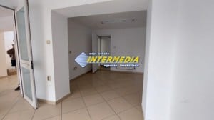 Spatiu comercial 70 mp. de inchiriat in Alba Iulia CETATE vad bun - imagine 4