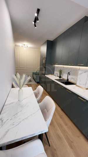 Apartament modern cu 3 camere, complet mobilat si utilat,zona centrala