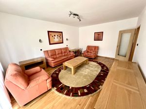 Apartament 3 camere decomandat, 2 bai, 100 mp, garaj+boxa, Zona Favorit - imagine 2