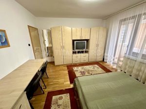 Apartament 3 camere decomandat, 2 bai, 100 mp, garaj+boxa, Zona Favorit - imagine 7