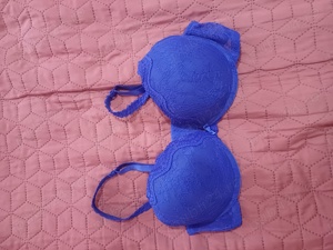 Vand sutien albastru 80B în stare impecabilă