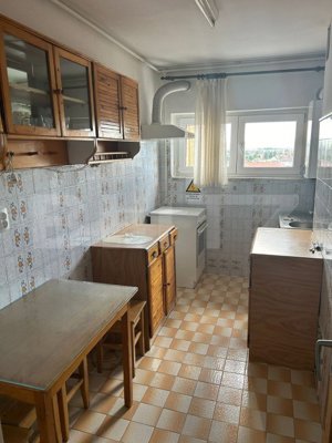 Apartament 3 camere, 85mp, zona Policlinica 2 - imagine 11