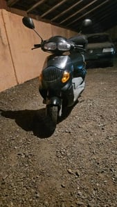 Vând scuter Daelim de 50 cc.Dețin acte la el!! - imagine 4