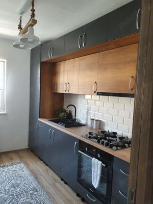 Vând apartament 2 camere Griviței lângă facultate,mobilat și utilat modern  - imagine 7