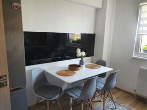 Vând apartament 2 camere Griviței lângă facultate,mobilat și utilat modern  - imagine 8