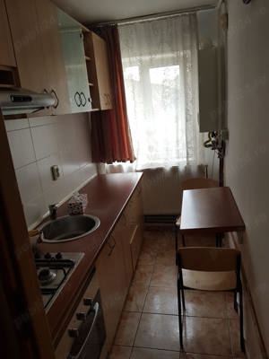 proprietar inchiriez apartament 2 camere complex