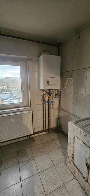 Apartament cu 4 camere etaj 2 decomandat zona Lipovei - imagine 7