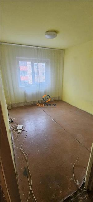 Apartament cu 4 camere etaj 2 decomandat zona Lipovei - imagine 13