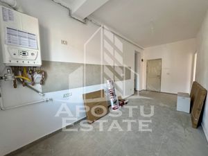 Apartament cu 2 camere etaj intermediar bucatarie separata zona Lidl. - imagine 8