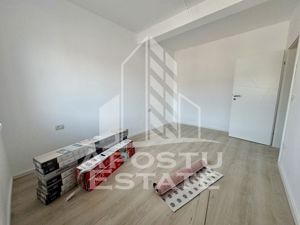 Penthouse pe 2 nivele cu scara interioara, 3 camere, 2 bai, zona Lidl. - imagine 8