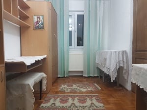 Apartament doua camere nedecomandat confort trei etaj doi, renovat, mobilat si utilat, liber Milcov  - imagine 3