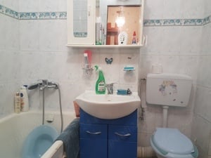 Apartament doua camere nedecomandat confort trei etaj doi, renovat, mobilat si utilat, liber Milcov  - imagine 7