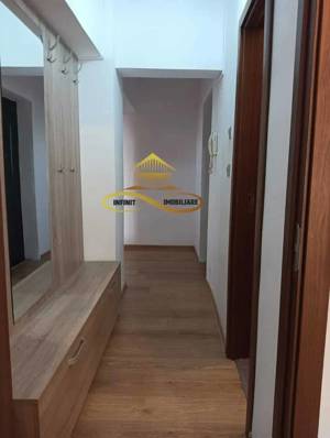 **Închiriez apartament 3 camere, central** - imagine 9