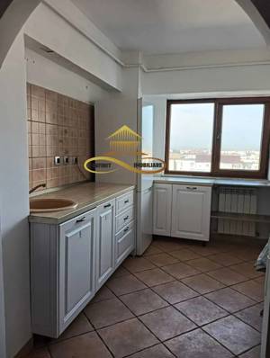 **Închiriez apartament 3 camere, central** - imagine 5