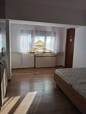 **Închiriez apartament 3 camere, central** - imagine 2