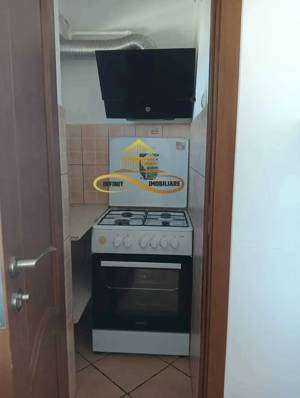 **Închiriez apartament 3 camere, central** - imagine 4