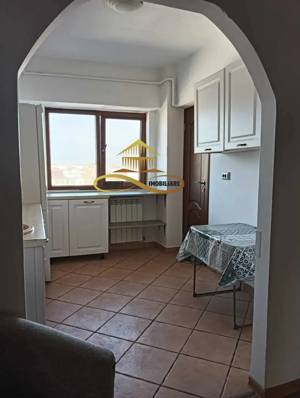 **Închiriez apartament 3 camere, central** - imagine 6