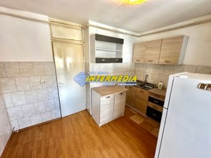 Apartament 3 camere 68 mp decomandat etaj 1 de vanzare in Cetate zona Mercur  - imagine 18