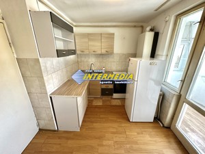 Apartament 3 camere 68 mp decomandat etaj 1 de vanzare in Cetate zona Mercur  - imagine 13