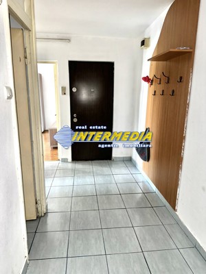 Apartament 3 camere 68 mp decomandat etaj 1 de vanzare in Cetate zona Mercur  - imagine 14