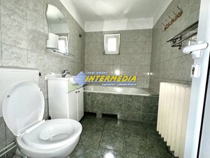 Apartament 3 camere 68 mp decomandat etaj 1 de vanzare in Cetate zona Mercur  - imagine 6