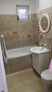 Inchiriez apartament 3 camere confort 1 decomandat zona Berceni , Piata Covasna  - imagine 2