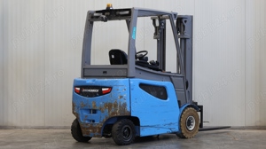 Jungheinrich EFG 425k electrostivuitor 2,5 tone, an 2017, ore 10490, capacitatea bateriei 100%,  - imagine 2