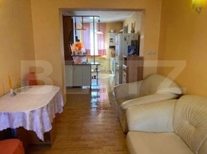 Apartament 3 camere 67 mp, etaj 3, zona Han