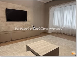 Apartament 3 camere decomandate zona Stadion - imagine 3