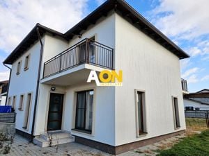 1/2 Duplex, 4 camere, mobilat, utilat, 230 mp, zona Lipoveni