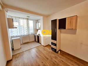 Apartament tip Penthouse, 4 camere, 2 bai, 108 mp utili + boxa, Centru - imagine 3