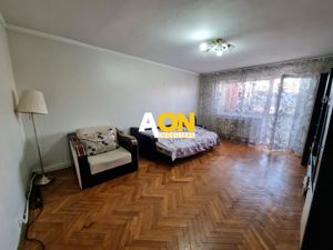 De vanzare apartament 3 camere, zona Piata, Cetate - imagine 3