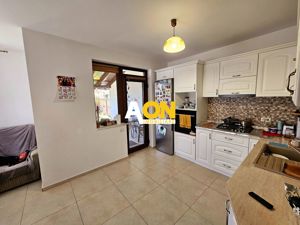 1/2 Duplex mobilat, utilat, 4 camere, pivnita, 200 mp teren - imagine 3